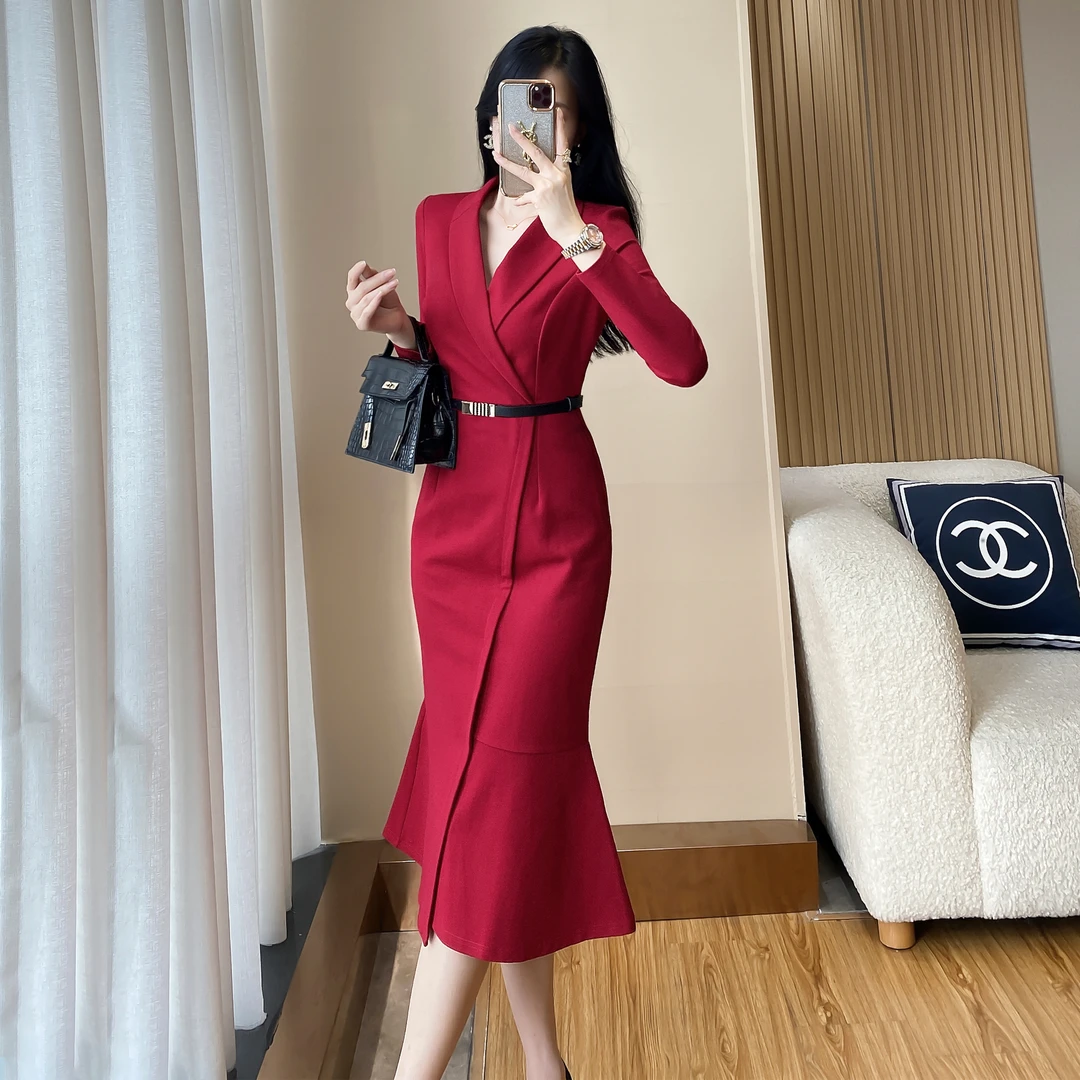 正式场合酒红色连衣裙高档婚宴小礼服轻熟风修身包臀鱼尾长裙优雅