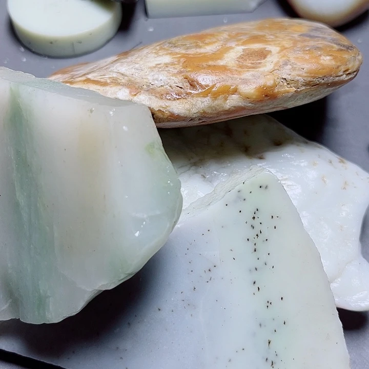 和田玉珠宝奇石未镶嵌