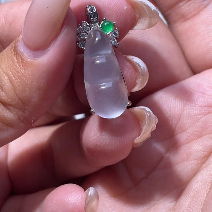 石英质玉未镶嵌颈饰