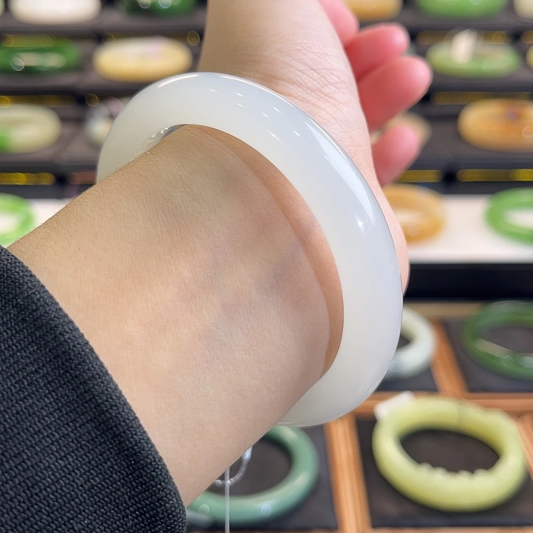 和田玉未镶嵌手镯高冰白玉