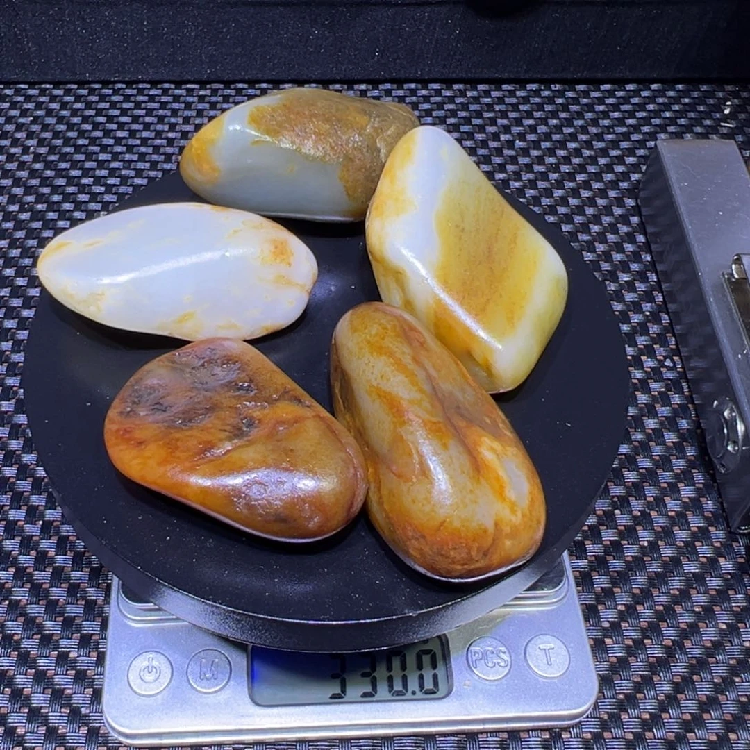 和田玉（子料）未镶嵌吊坠(不含链)330克