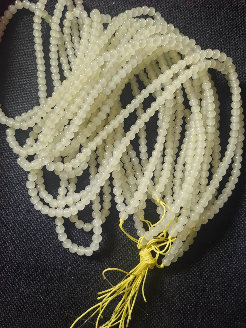 天然岫玉6mm108粒配挂件珠链，多样性发其中一条