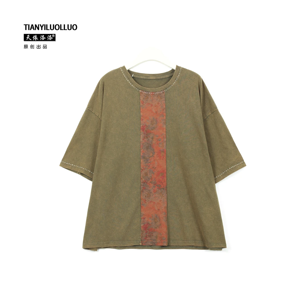 【天依洛洛】67557 百搭休闲气质时尚炒色面料宽松花朵拼花T恤
