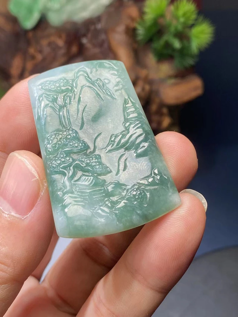 天然翡翠A货糯化满色湖水绿高山流水山上牌吊坠挂件48-32-3.9