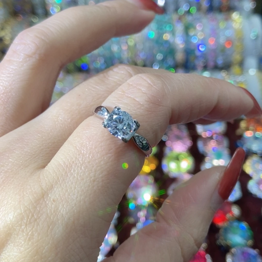 66锆石（处理）戒指