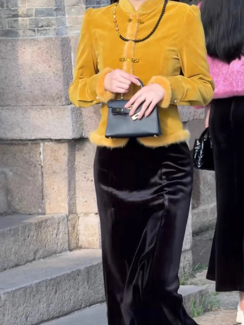 高端洋气新中式优雅盘扣2025冬季网红新款显气质瘦女上衣+半身裙