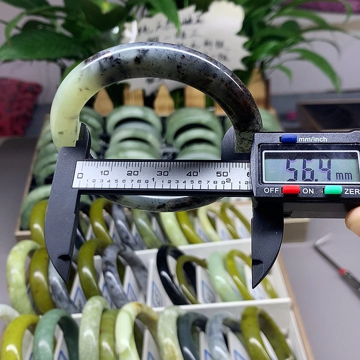 未镶嵌蛇纹石玉手镯25