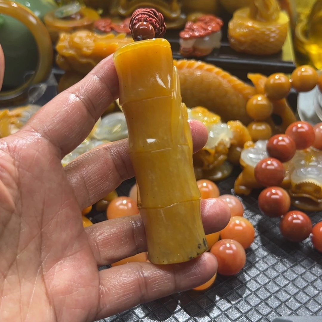 石英质玉未镶嵌颈饰