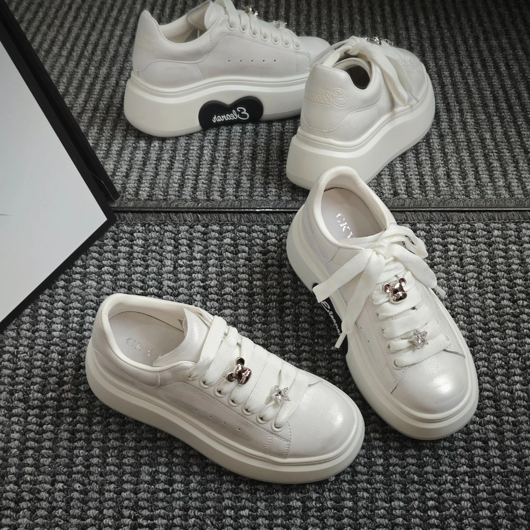 【梦想专属】新款小白鞋2025圆头厚底休闲系带增高女鞋软底百搭真皮