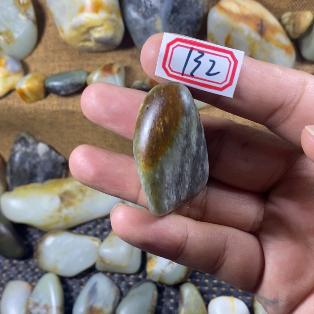 和田玉（糖玉）未镶嵌挂件