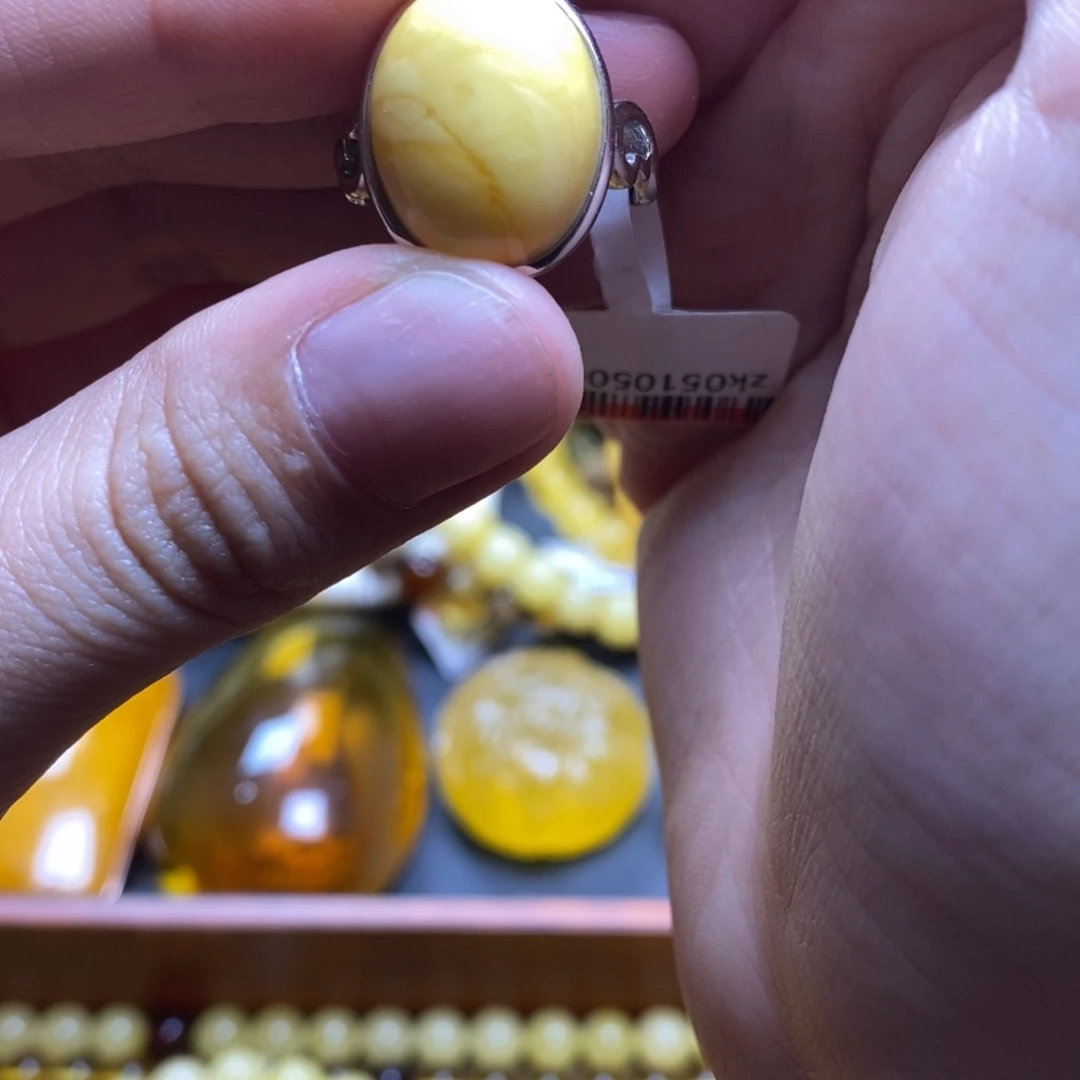 琥珀未镶嵌珠宝奇石蜜蜡