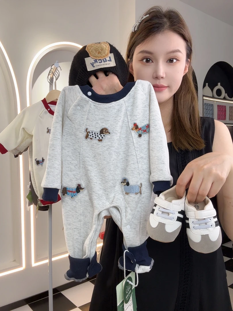 春秋通用套头长袖长爬哈衣爬服亲子装卡通腊肠狗
