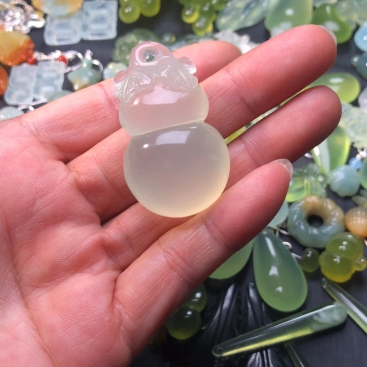 蛇纹石玉未镶嵌耳坠挂件