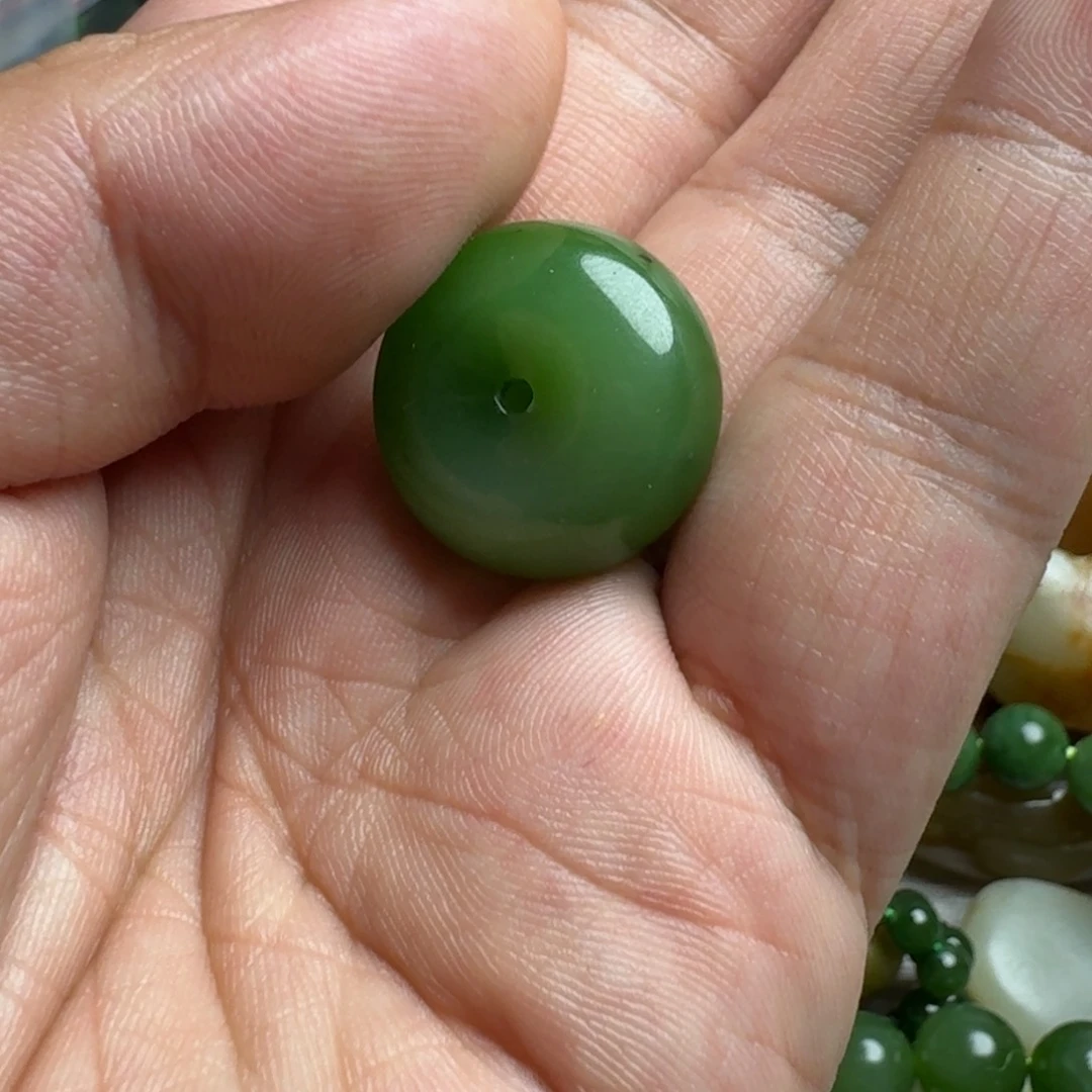 等***岛和田玉（糖玉）未镶嵌颈饰