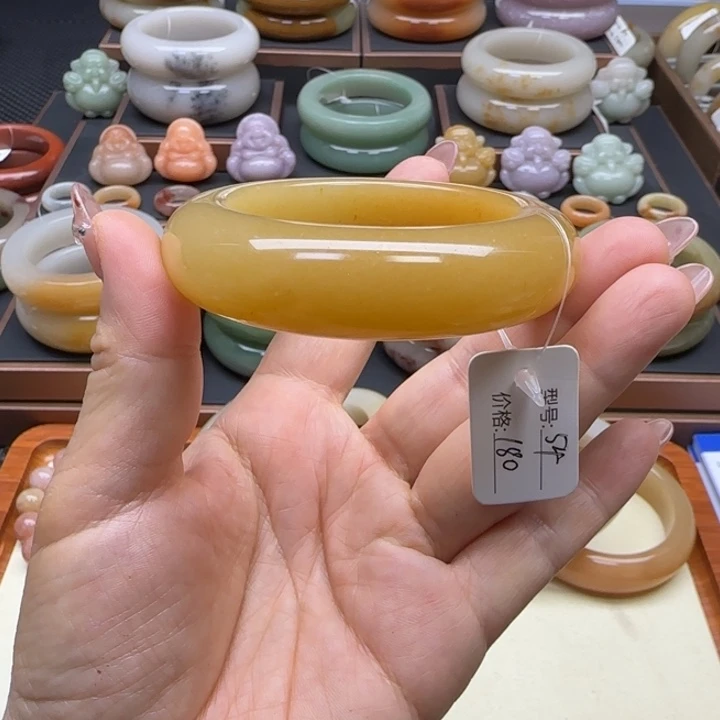 石英岩玉未镶嵌手镯