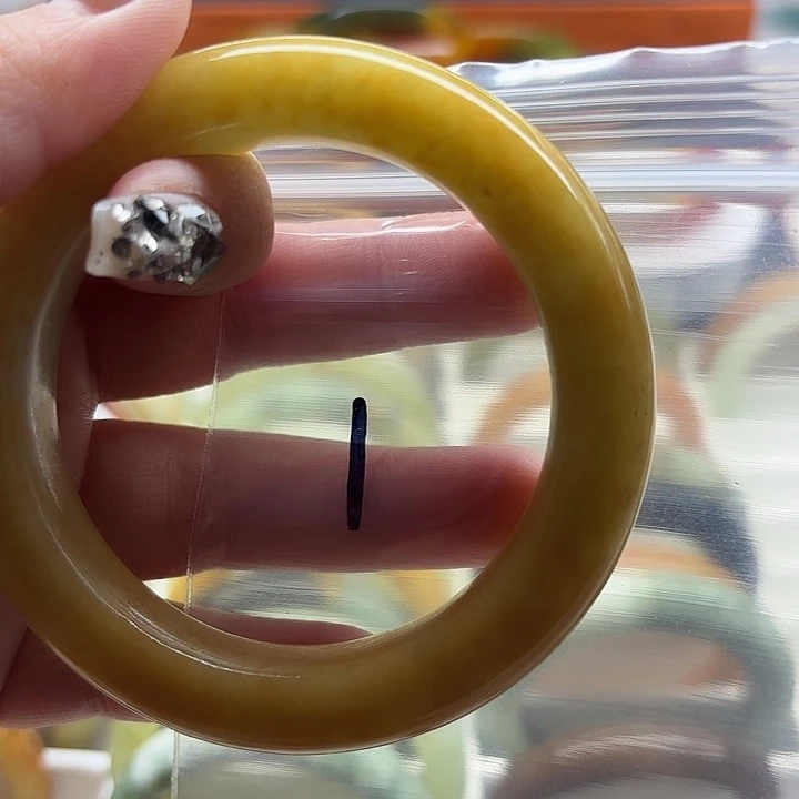 可****蛇纹石玉未镶嵌手镯（圆镯）