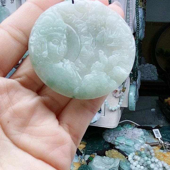 颈饰足铂镶嵌翡翠翡翠