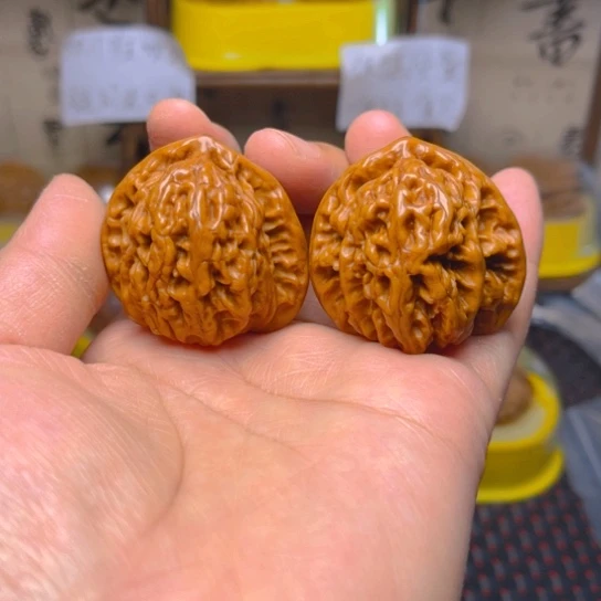 文玩核桃吊坠霞云岭