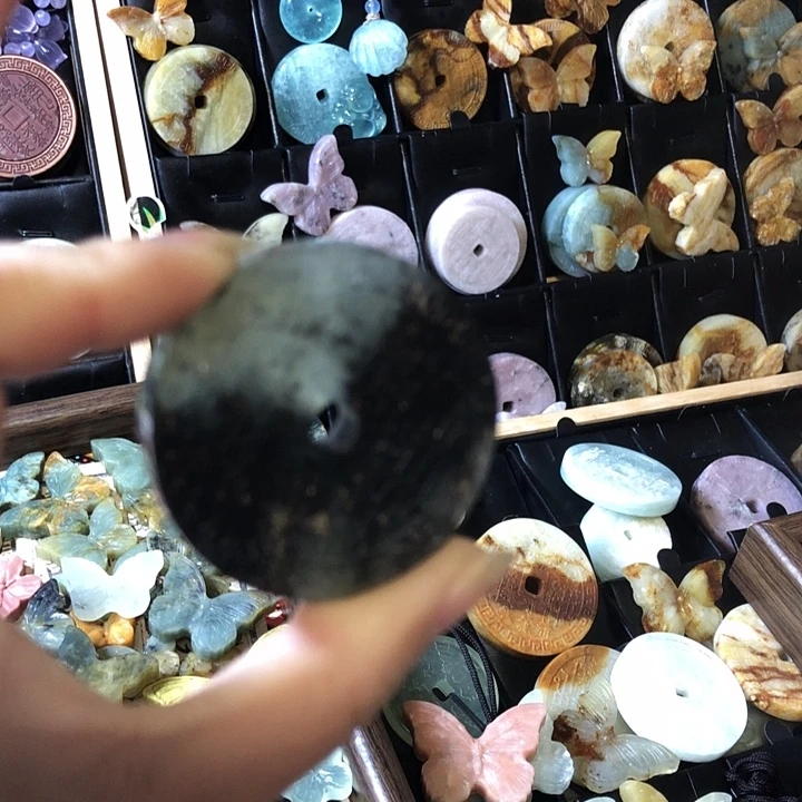 岫玉未镶嵌岫玉五帝钱手链