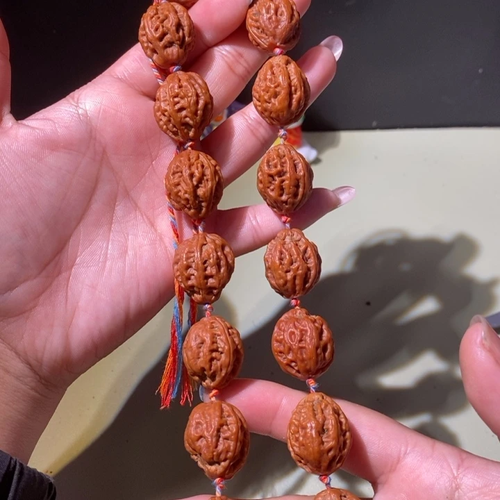 手串文玩核桃…………10