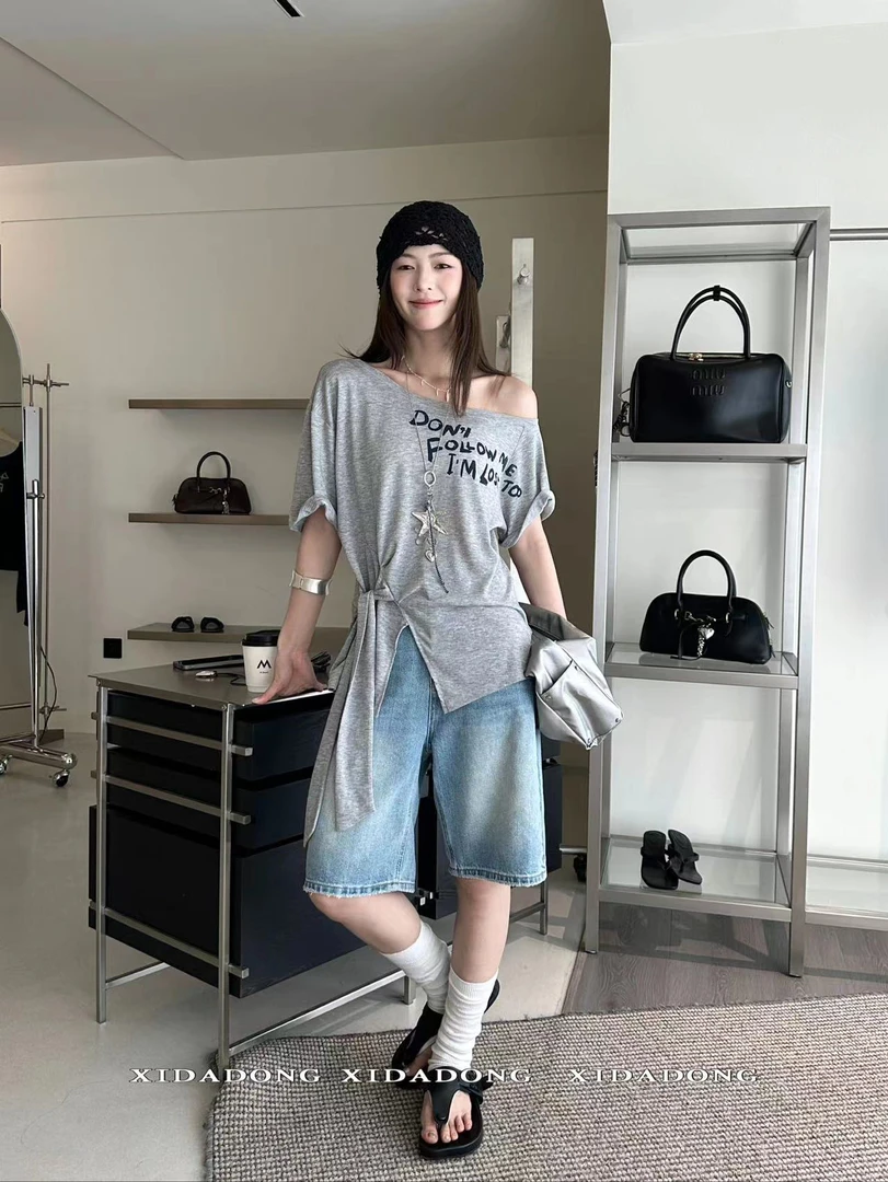 福秒-斜肩宽松腰间系带设计、字母印花短袖T（XD2158#）喜大东