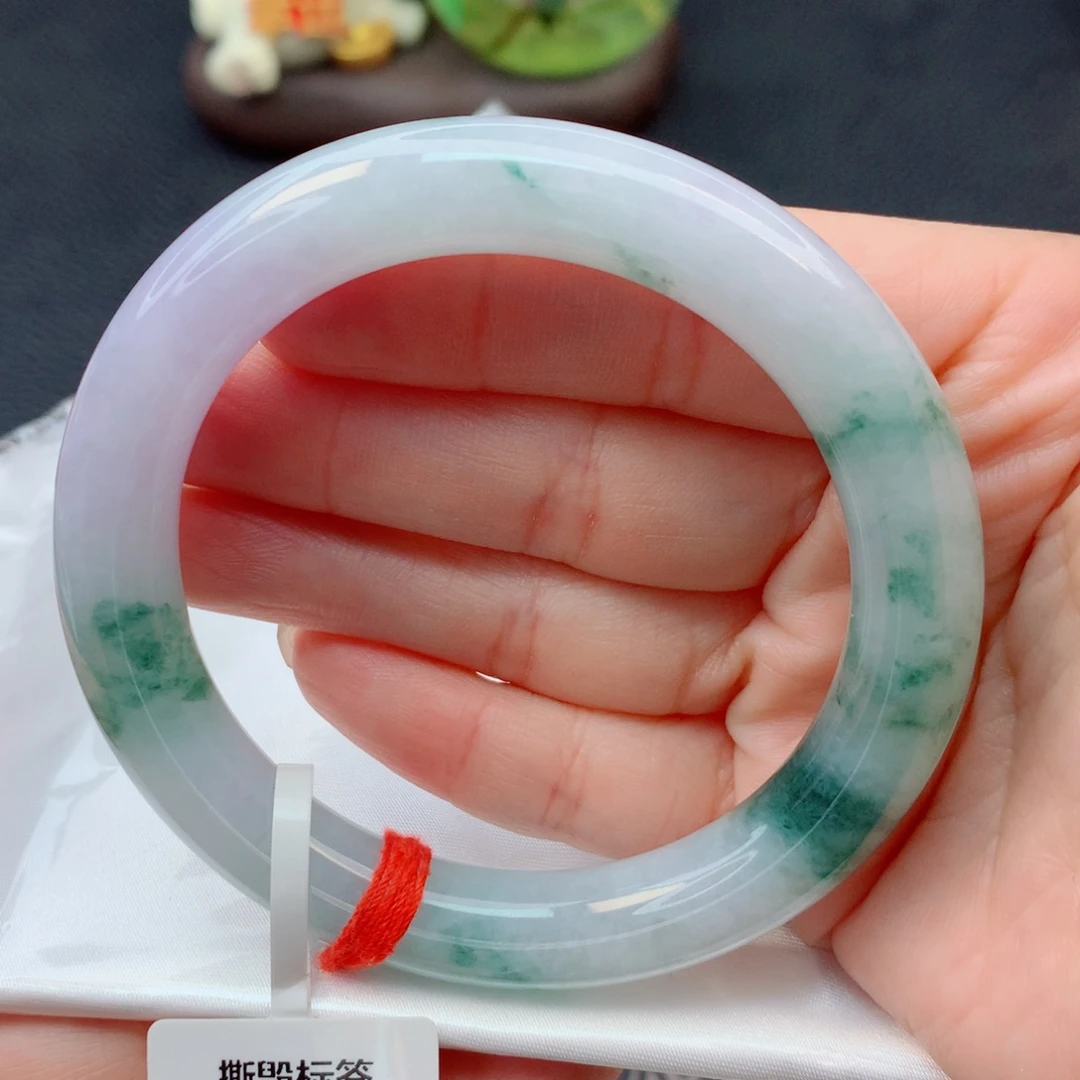 靓***。翡翠未镶嵌手镯55-56细糯冰莫奈花园飘花