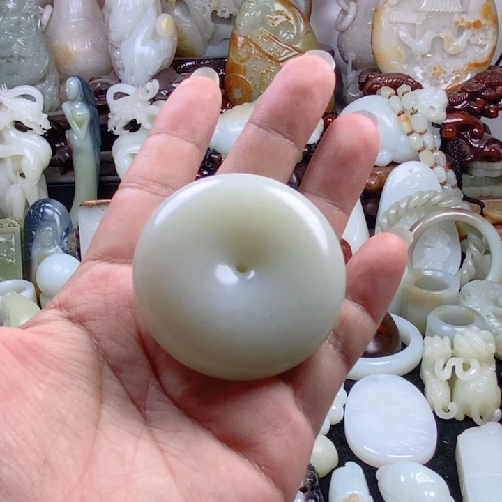 P***u和田玉未镶嵌挂件