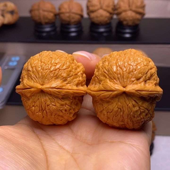 文玩核桃把件金丝绣球17