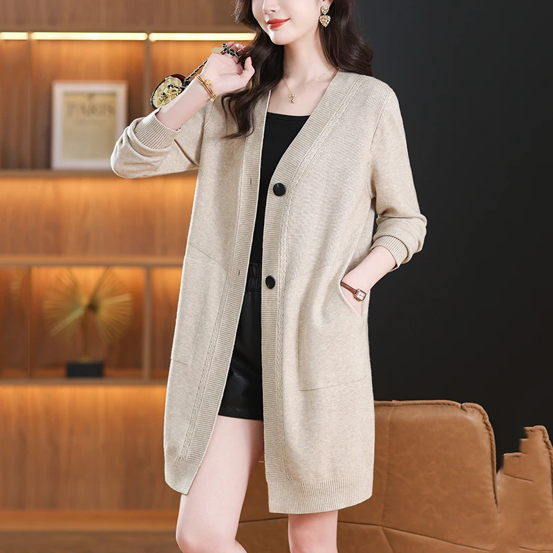 中年妈妈秋装外搭针织上衣时髦洋气2025新款毛衣开衫外套女中长款