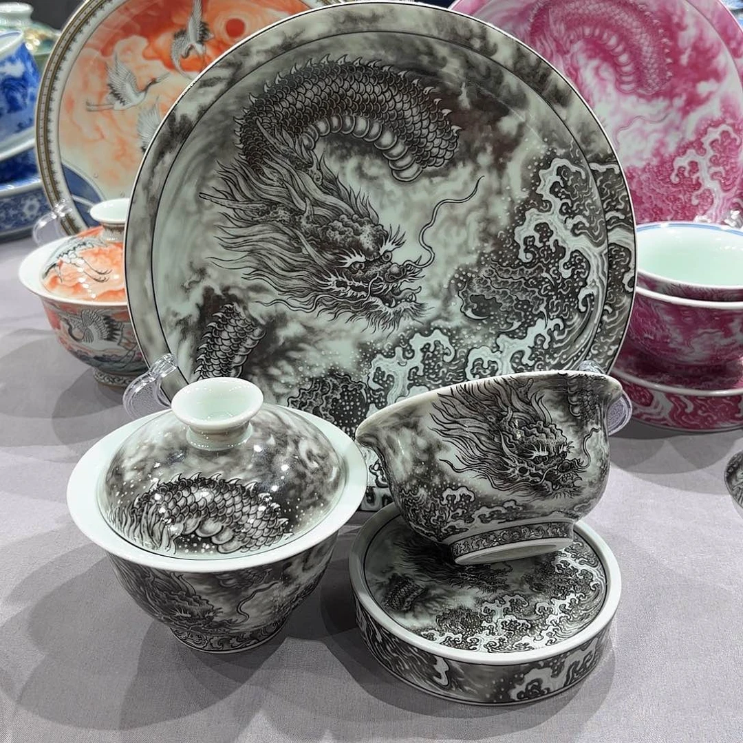 瓷片景德镇瓷器精品陈列