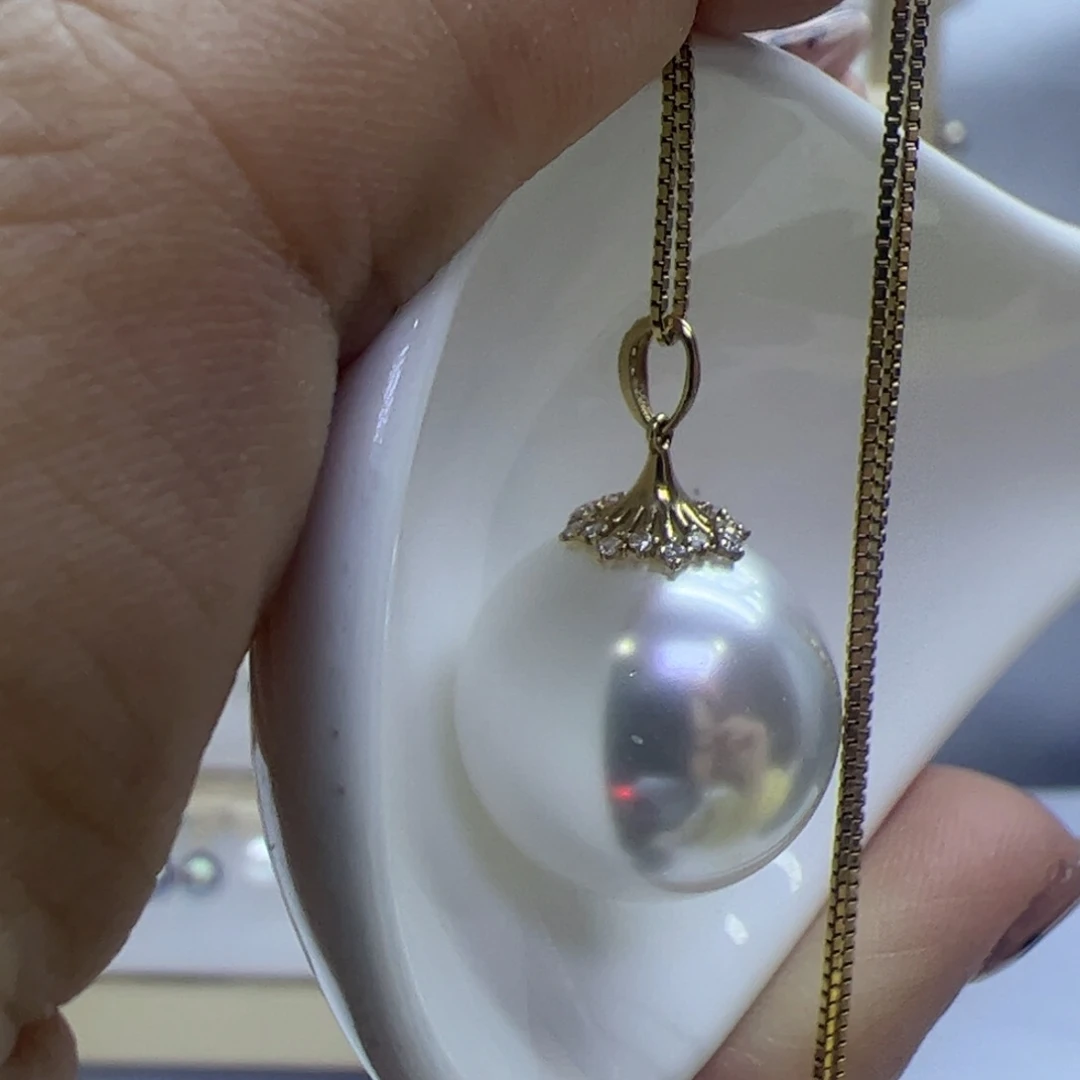 淡水珍珠吊坠(赠链)18K金镶嵌