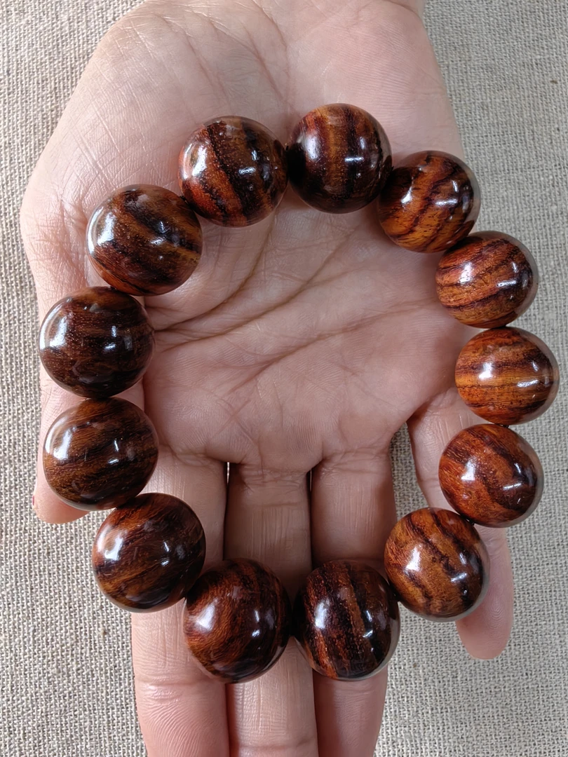 1.8海南黄花梨紫油梨水波纹手串多样性发一