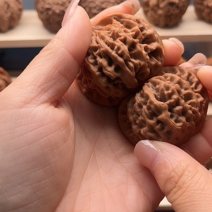 海****文玩核桃吊坠秦岭核桃