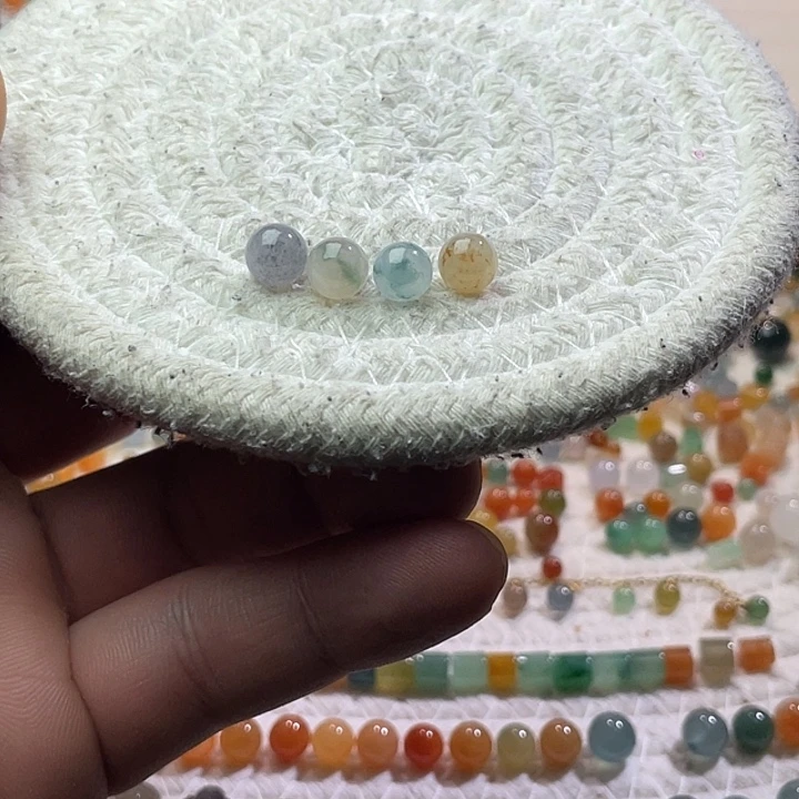 翡翠散珠未镶嵌定制翡翠卡7+，一组