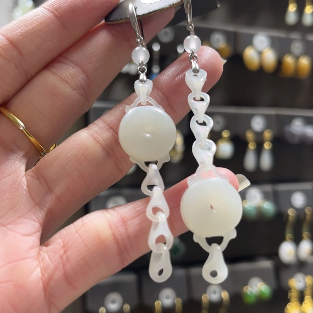 正***微和田玉银S925镶嵌耳饰