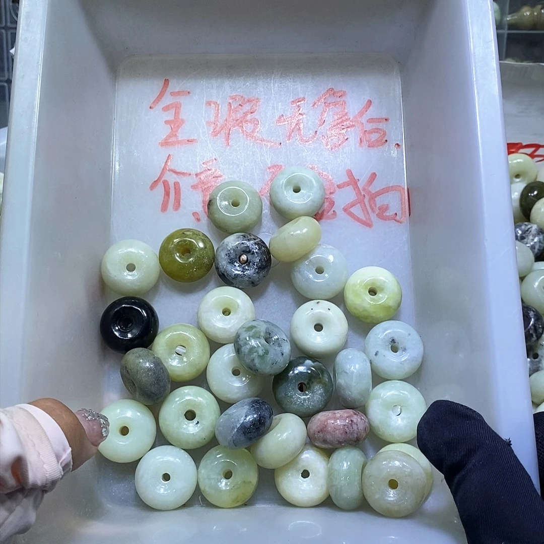 合金蛇纹石玉颈饰187
