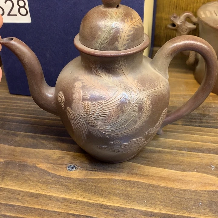 茶壶紫砂花****。紫砂壶茶具