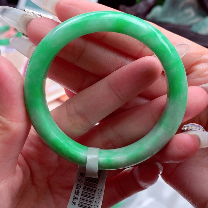 翡翠未镶嵌手镯翡翠