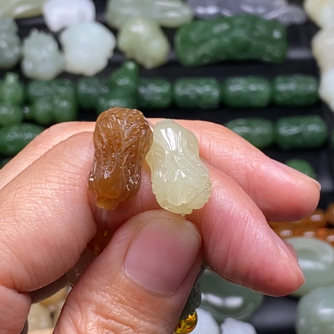 和田玉未镶嵌颈饰一*