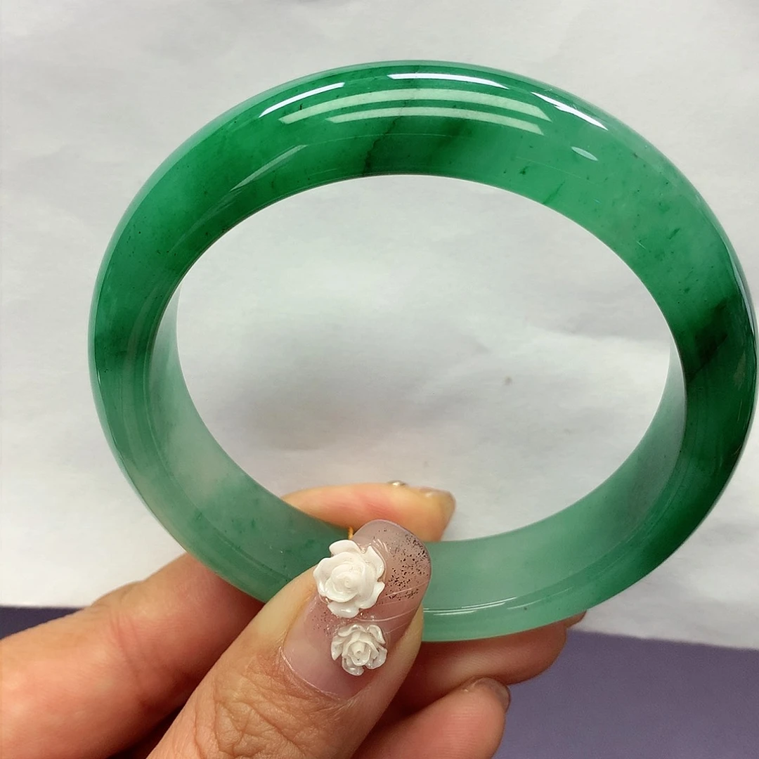 石英质玉手镯未镶嵌清****?