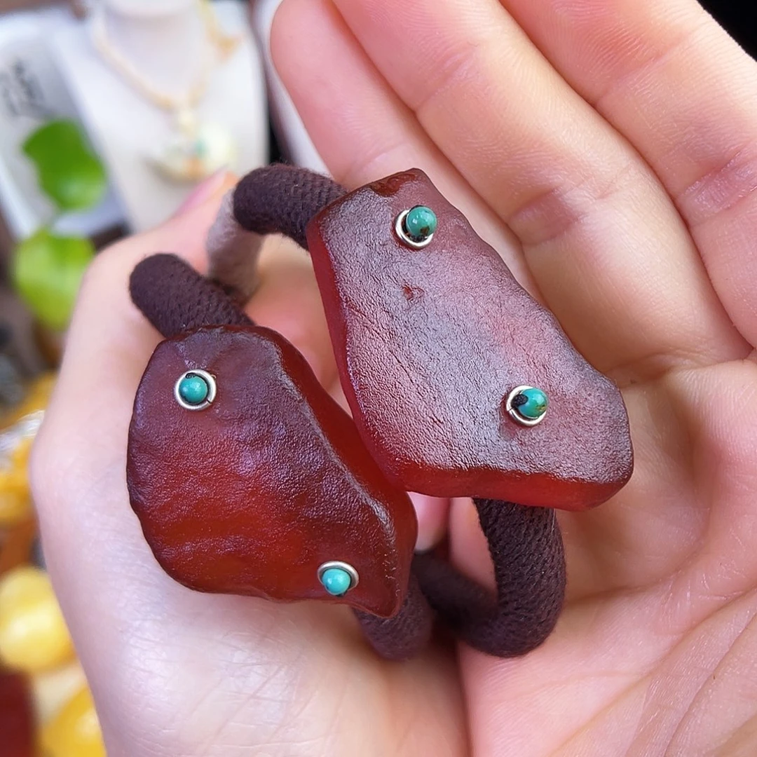 未镶嵌琥珀珠宝奇石多样性发一条