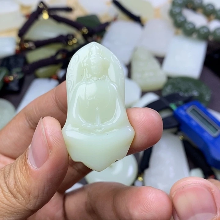 和田玉未镶嵌颈饰