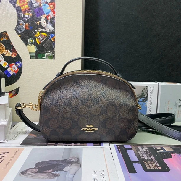 95新 COACH/蔻驰 20191斜挎包 20*15