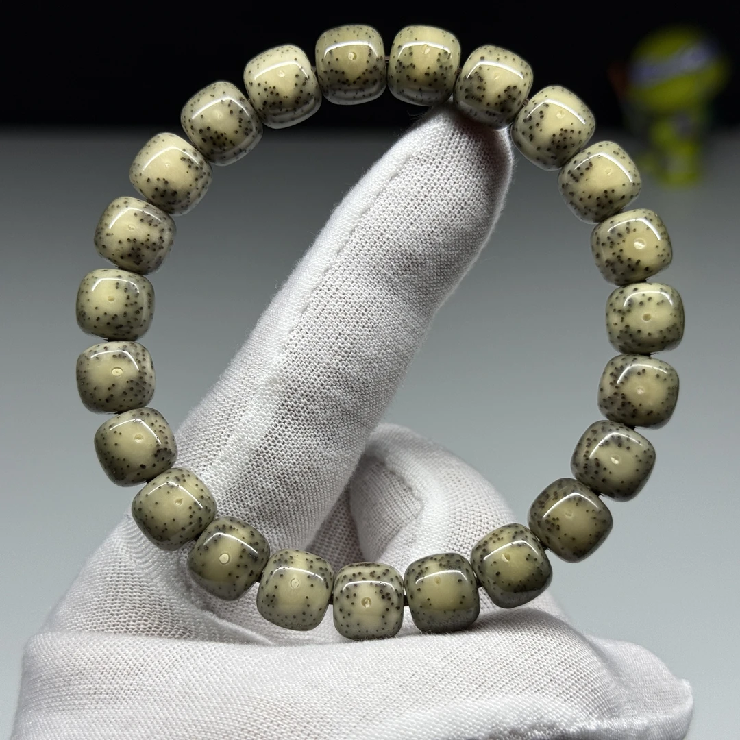 星月菩提手串 10X9 正月留白 小冰糖润透料 同枝石玉老型桶单圈