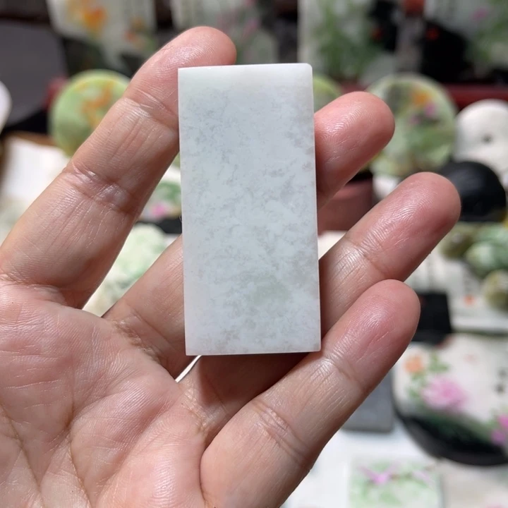 独山玉未镶嵌颈饰