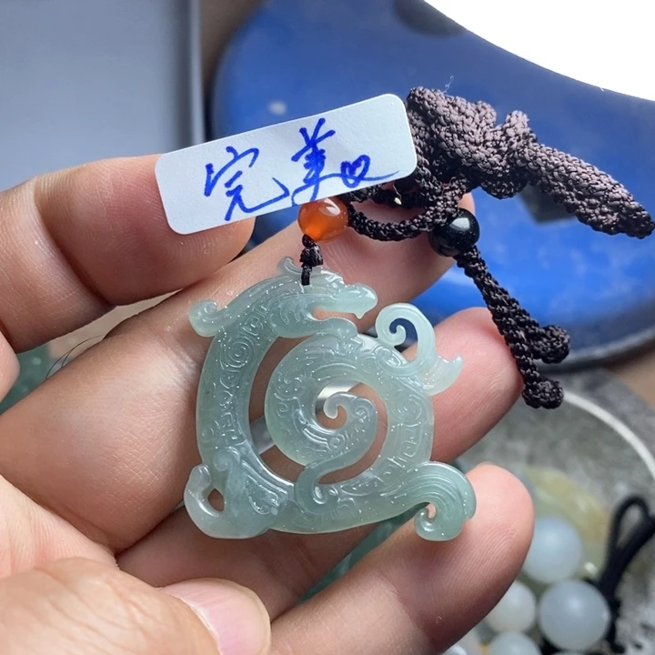 翡翠颈饰未镶嵌好