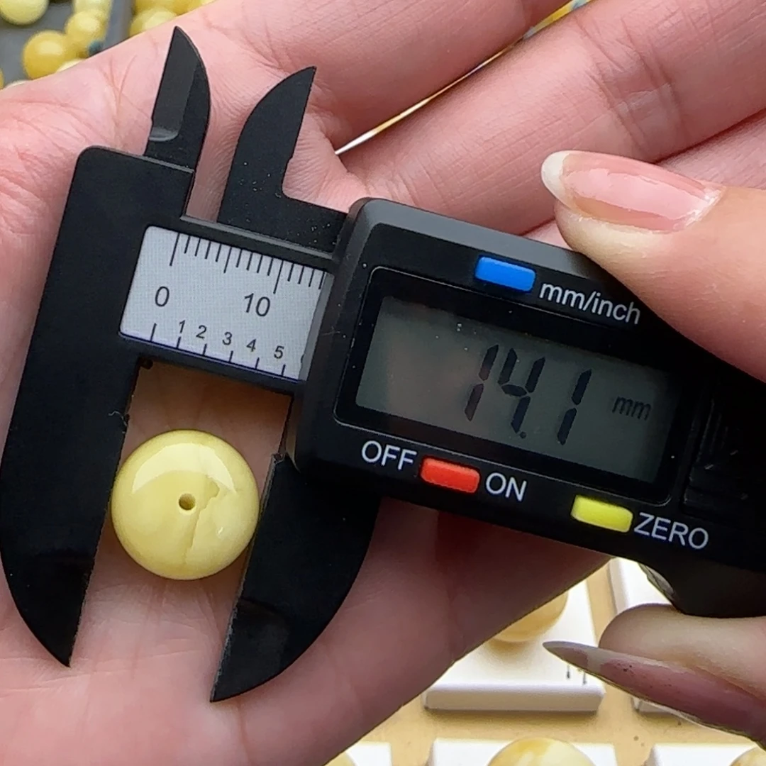 蜜蜡未镶嵌裸石白花墩子