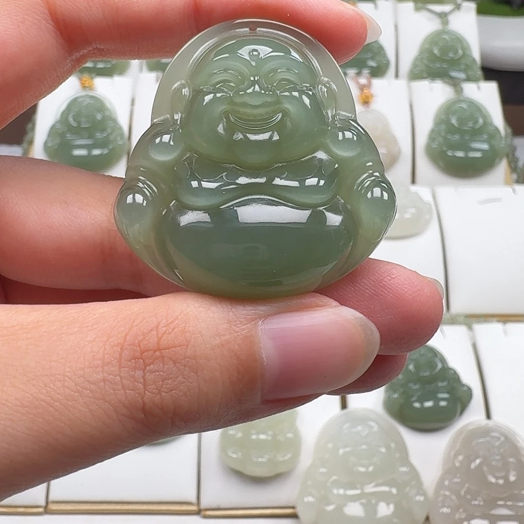 小***子颈饰未镶嵌和田玉