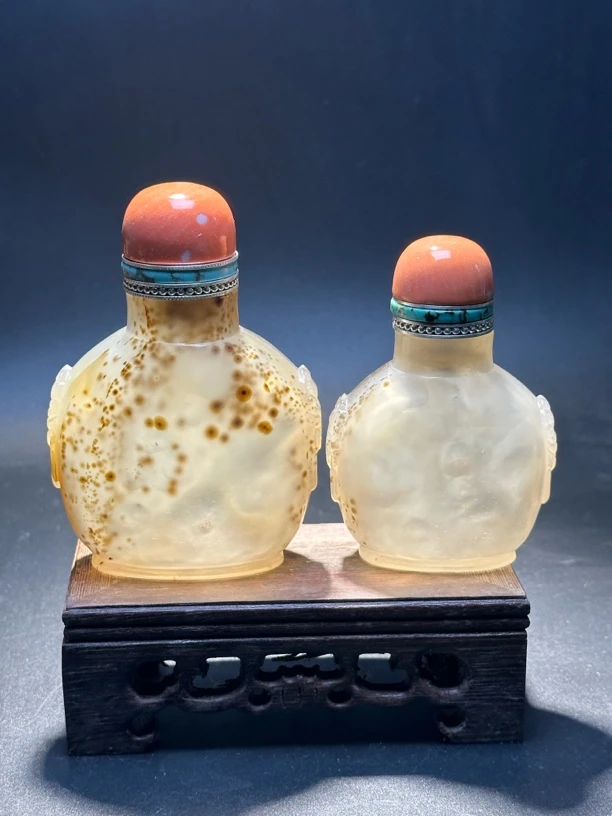 A70天然码瑙 蒙古族鼻烟壶 对壶