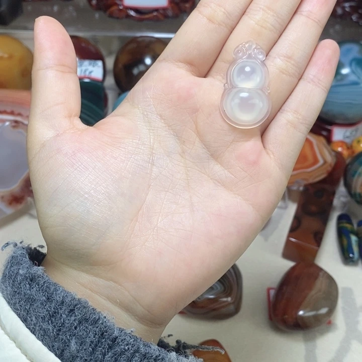 玛瑙/玉髓未镶嵌珠宝奇石